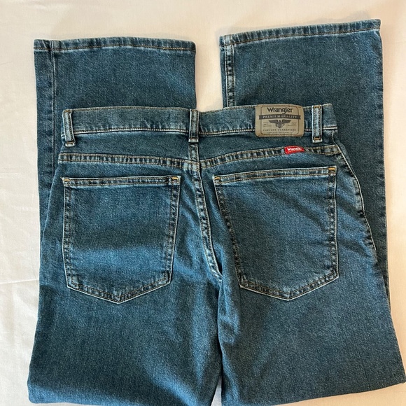 NWT Boys Wrangler Straight Bootcut Jeans Husky Adjustable Waist Denim | Size 16‎ - Picture 2 of 8